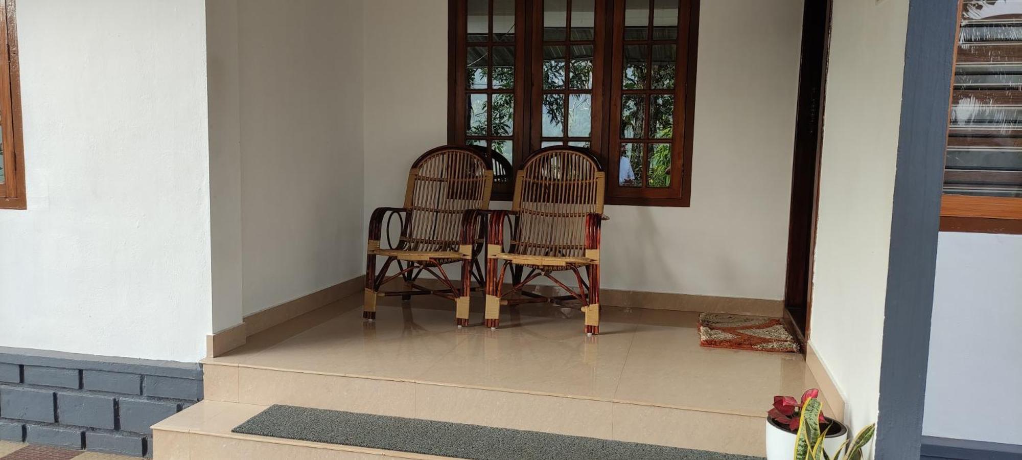 Koonamparayil Home Stay Munnar Anaviratty-Family Only 外观 照片
