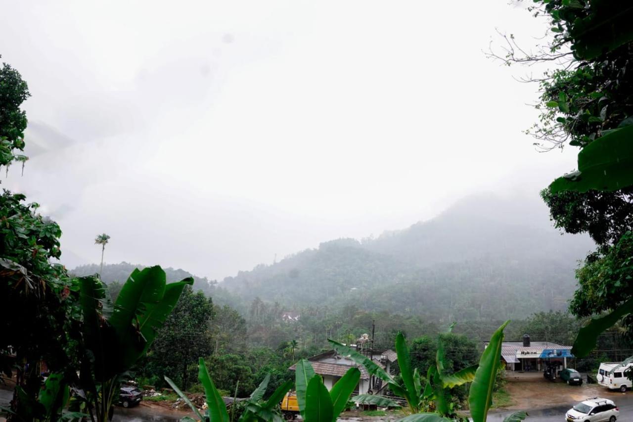 Koonamparayil Home Stay Munnar Anaviratty-Family Only 外观 照片