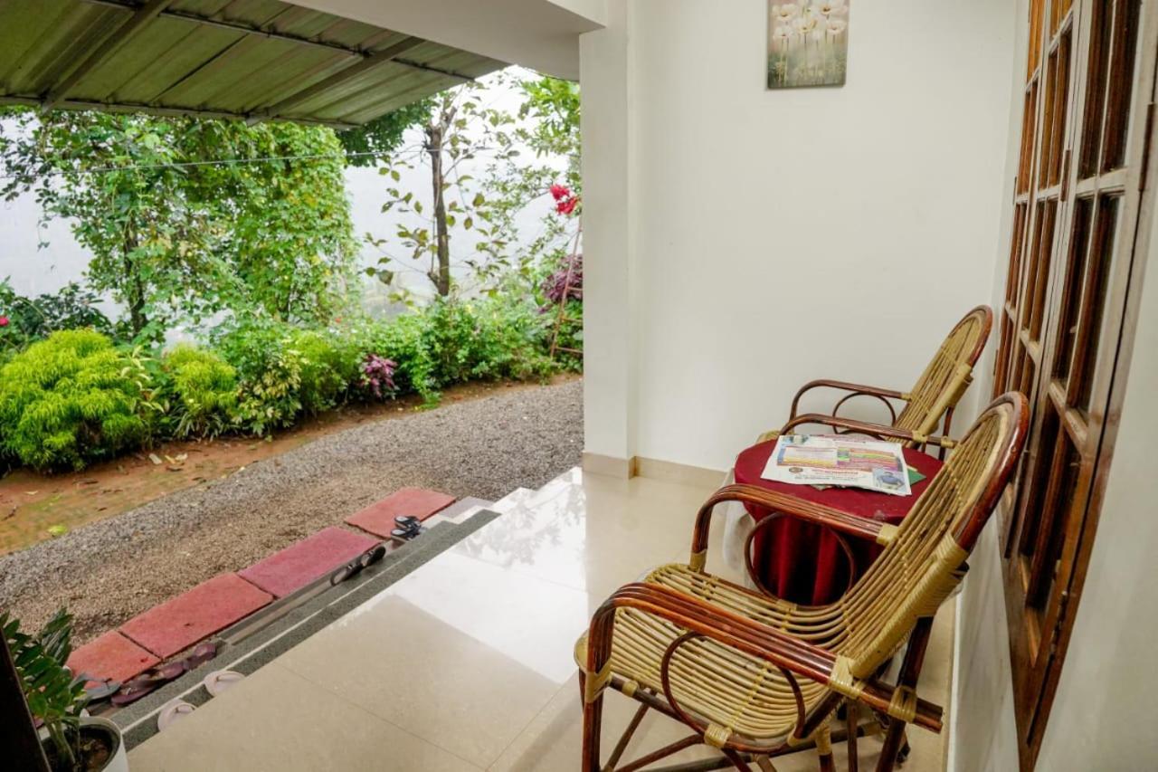 Koonamparayil Home Stay Munnar Anaviratty-Family Only 外观 照片